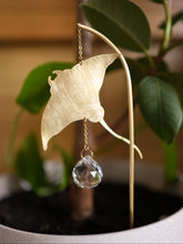 Load image into Gallery viewer, Manta Ray Plant Suncatcher. Plant Prism