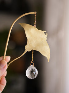 Manta Ray Plant Suncatcher. Plant Prism